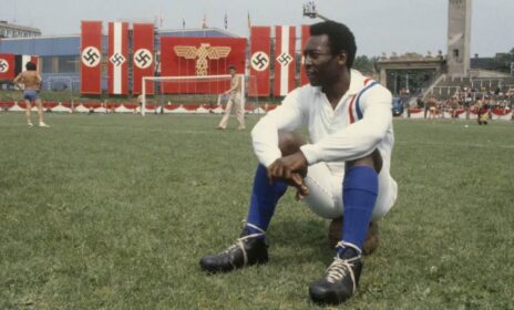 Pelè nello stadio film Fuga per la vittoria