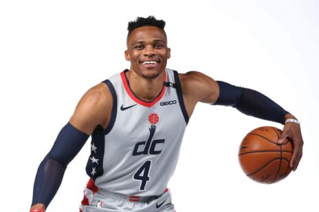 Westbrook con la maglia grigia DC Washington