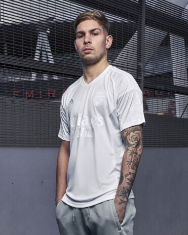 Smith divisa Arsenal bianca 2023