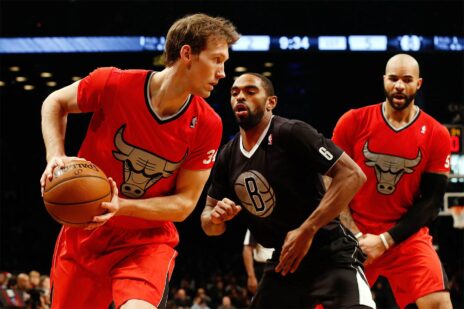 Bulls e Nets maglie a mezza manica NBA