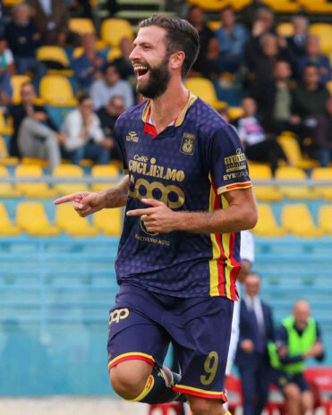 Catanzaro terzo kit blu Serie C 2022-23