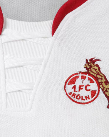 Dettaglio colletto e stemma vintage Colonia