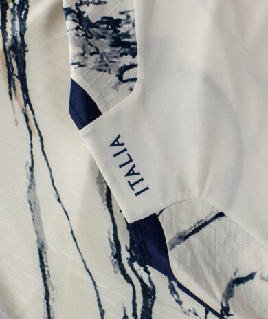 Dettaglio retro collo Italia away