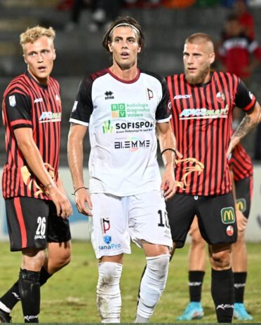 Seconda divisa away Pontedera 2022-23