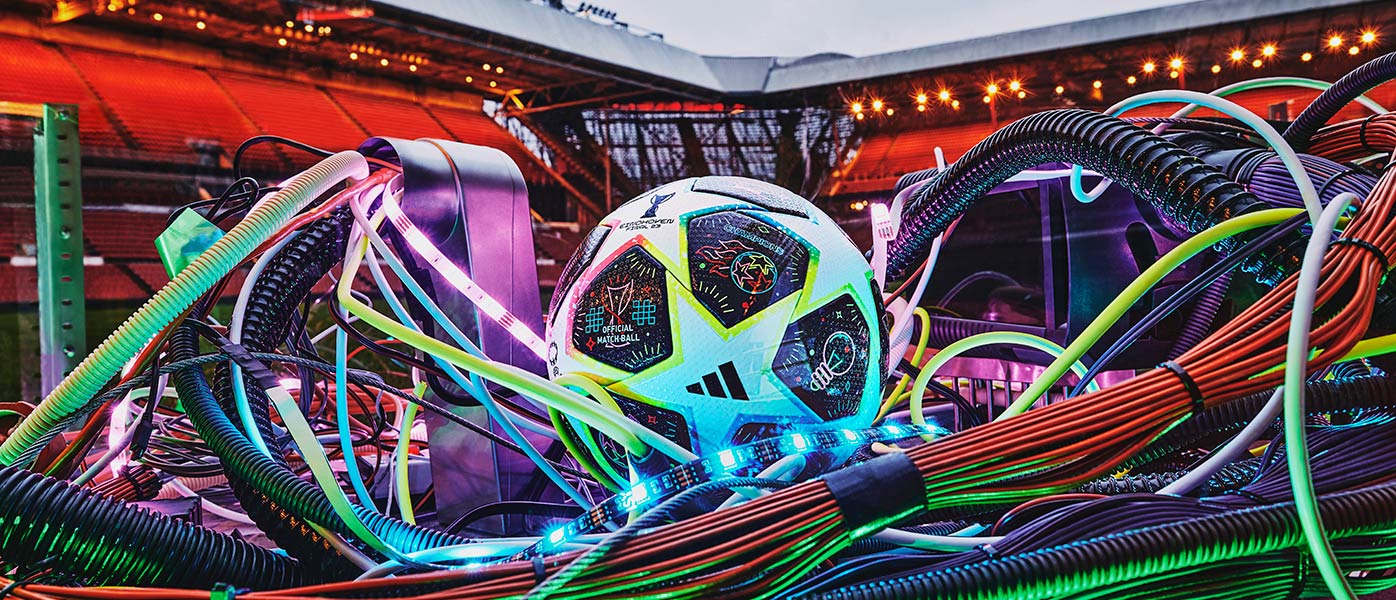 Il pallone Adidas per la fase finale della Champions donne 2022-2023