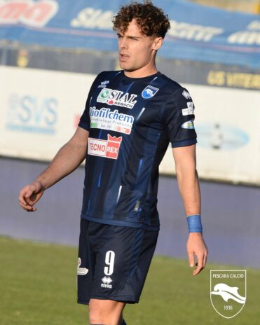Divisa blu Pescara Serie c 2022-2023