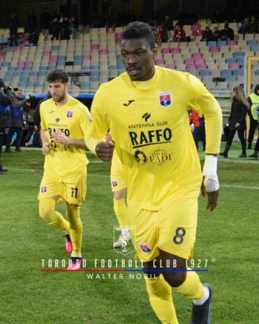 Divisa gialla away Taranto calcio 2023