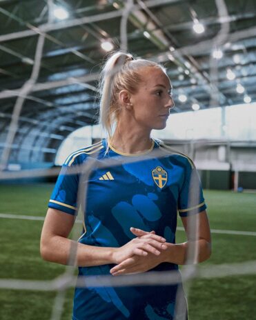 Svezia kit away blu 2023 Adidas