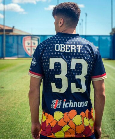 Obert con la maglia di Sant'Efisio