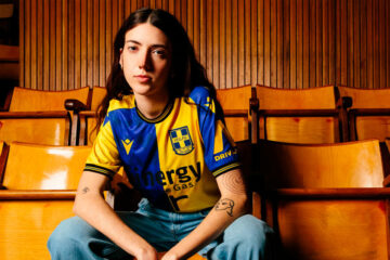 La speciale maglia dell'Hellas Verona per i 120 anni