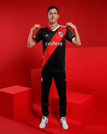 Terza divisa River Plate 2023 nera