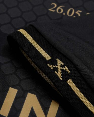 Numero Romano X sulla manica