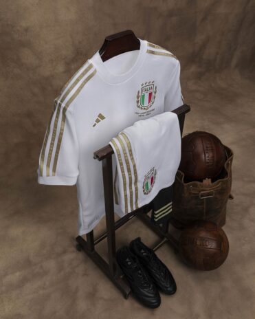 Kit italia storico 125 anni figc