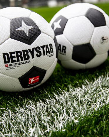 Pallone Bundesliga classico con esagoni neri 2023-2024