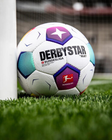 Pallone Bundesliga 2023-24 colorato Derbystar