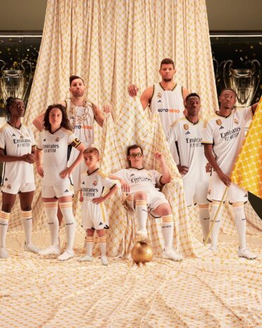 Foto gruppo Real Madrid kit 2024
