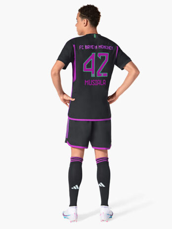 Bayern_Away_23_24_Musiala2