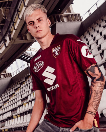Divisa Torino home 2023-2024