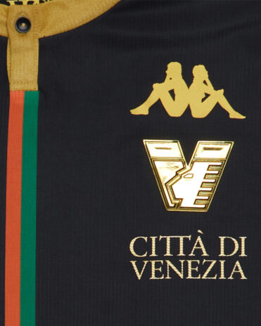 Stemmi dorati maglia Venezia a sinistra