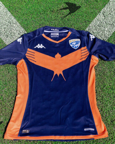 terza maglia brescia blu-arancione con la rondine