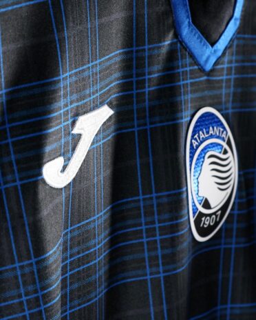 Logo Joma maglia atalanta natalizia