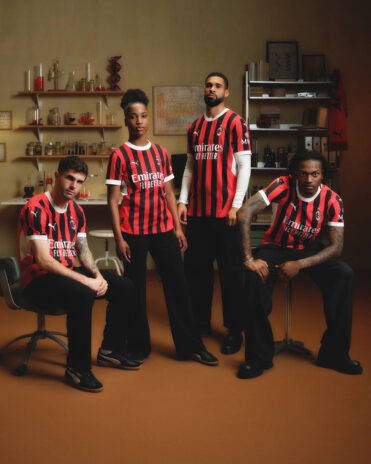 Kit AC Milan 2024-2025 Puma home