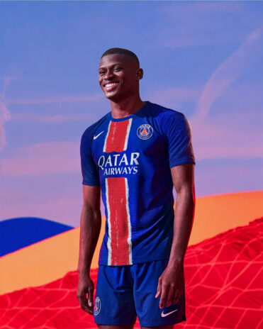 La maglia casalinga del PSG 2024-2025