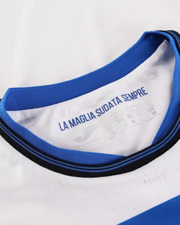 Colletto con scritta "La maglia sudata sempre"