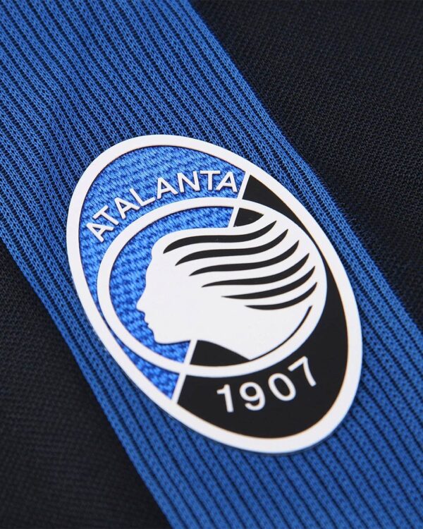 Stemma Atalanta applicato sulla maglia 2024-25