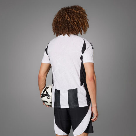 Kit Juventus retro 2024-2025 bianconero