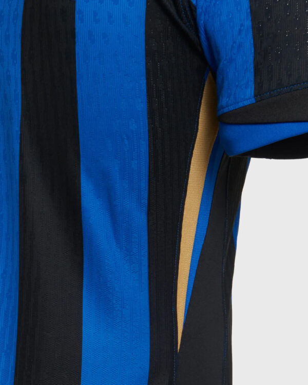 Dettaglio laterale prima maglia inter nike