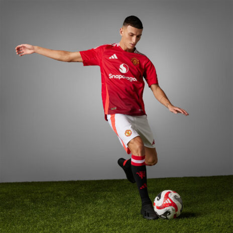 Kit Manchester united 2024-25 adidas