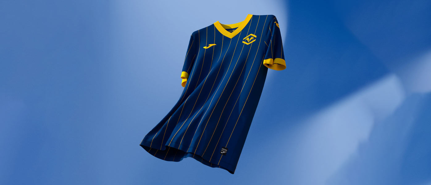 La nuova maglia dell'Hellas Verona 2024-2025